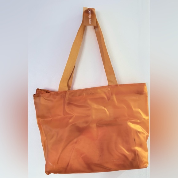 Bloomingdale's Handbags - 🧡Bloomingdale's Vibrant Orange Tote Bag with Orange Bloomingdale’s towel🧡